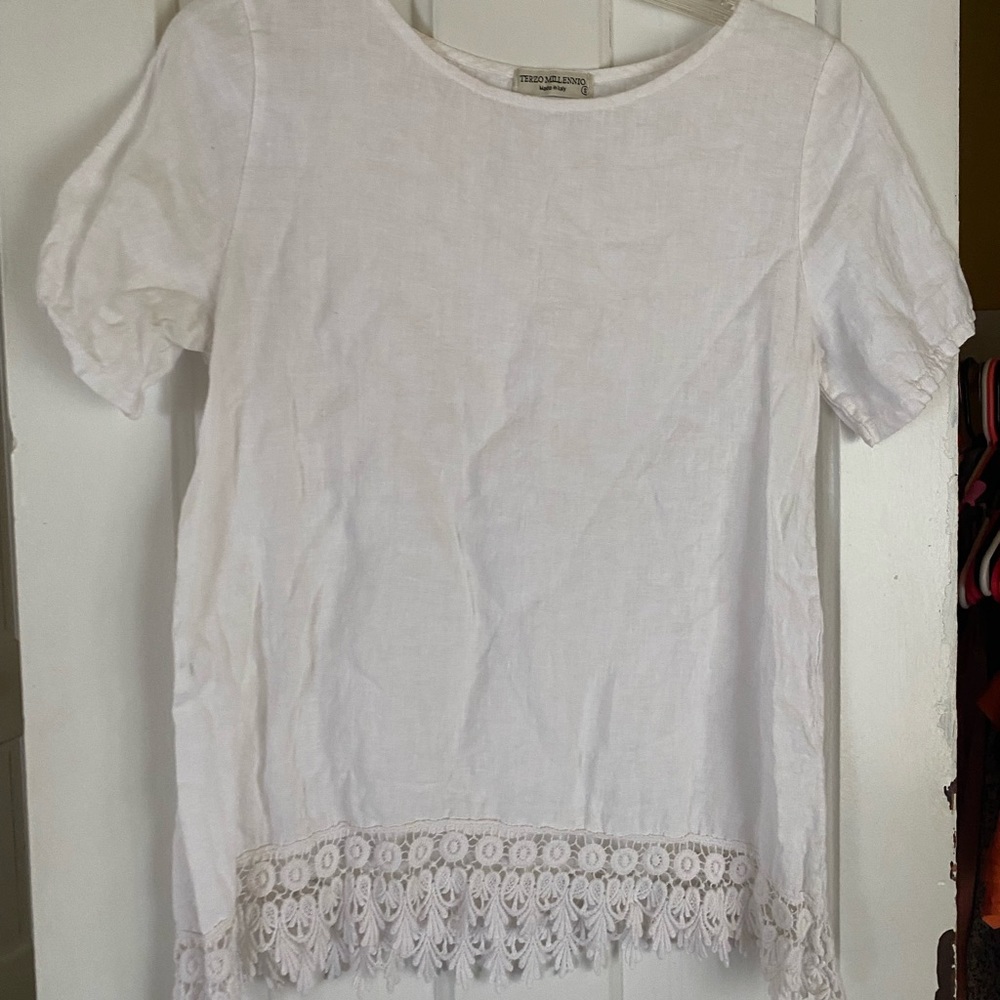 Cute white top